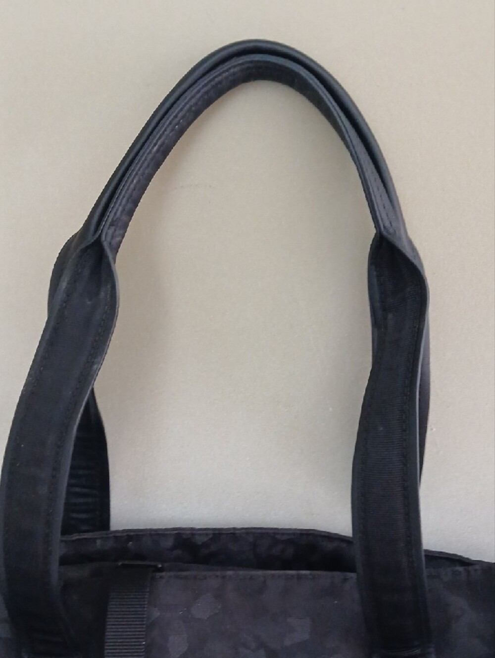 lululemon athletica Black Floral Jacquard Tote - Picture 3 of 7